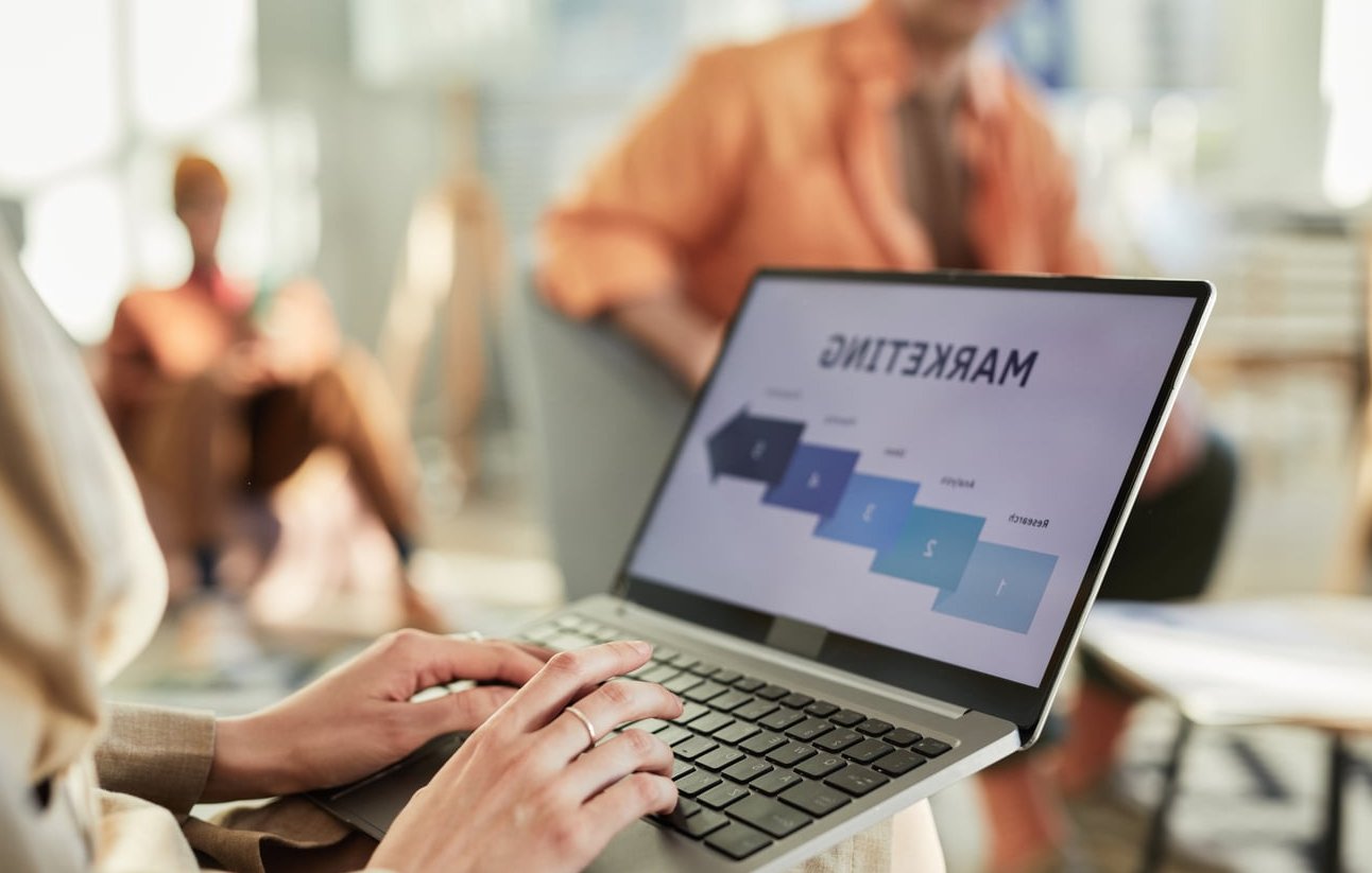 email marketing laptop